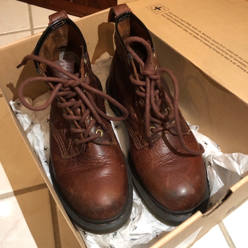 Dr. Martens 101 Harvest in Tan
